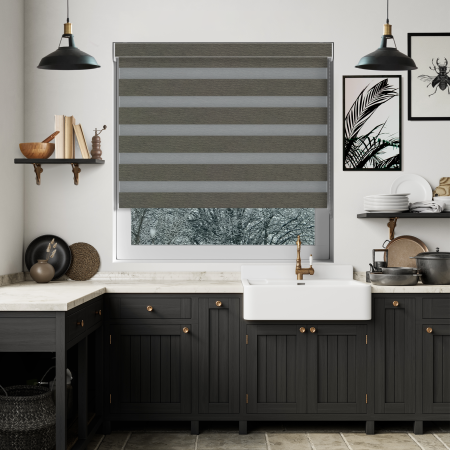 Reme Monument Day and Night Blind Image 2