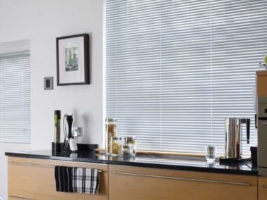 bathroom venetian blinds