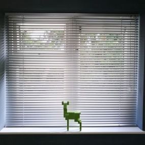 25mm White Aluminium Venetian Blind
